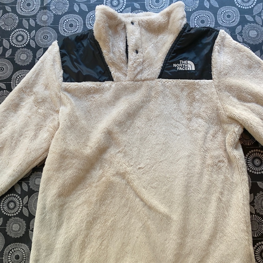 The North Face Girls Fleece. Cream with black. Size Large (14/16).